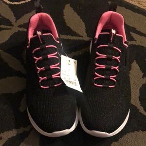 Brand new girls size 4 sketchers slide on shoes